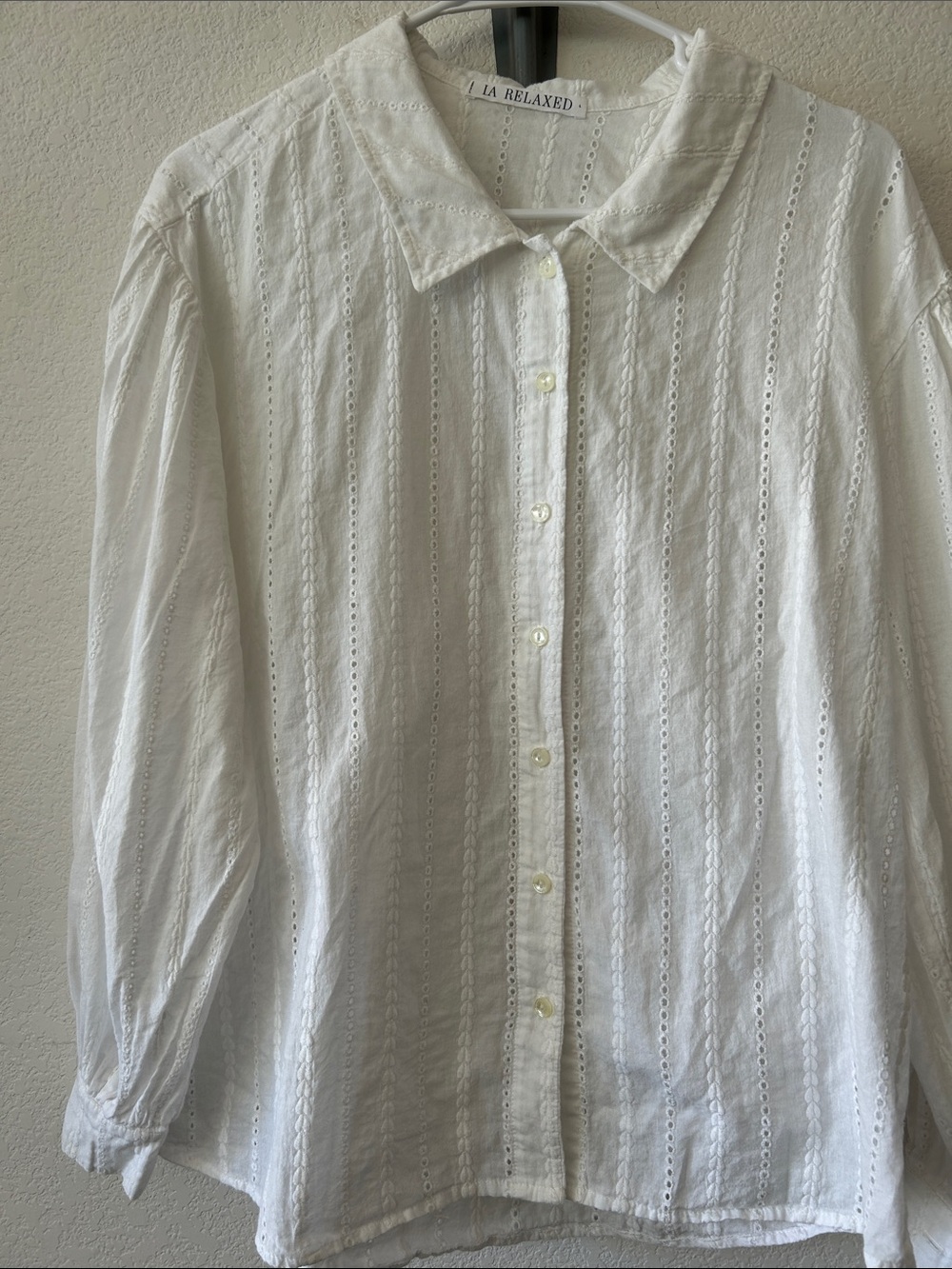 LA Relaxed White Eyelet Button-Up Blouse size L
